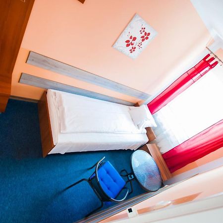 Red Carpet Hostel คราคูฟ ภายนอก รูปภาพ