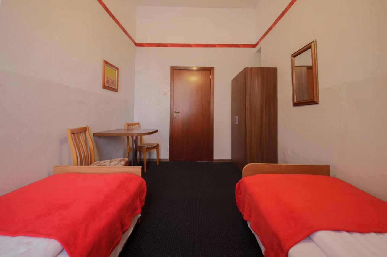 Red Carpet Hostel คราคูฟ ภายนอก รูปภาพ