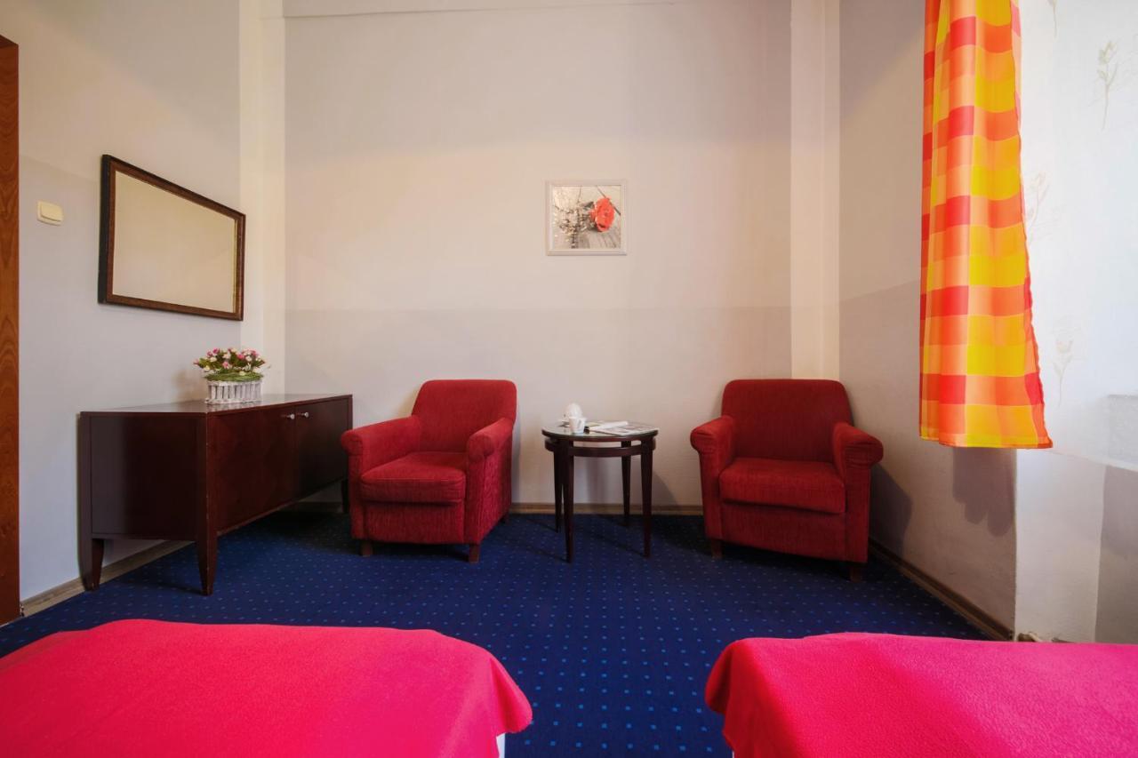 Red Carpet Hostel คราคูฟ ภายนอก รูปภาพ