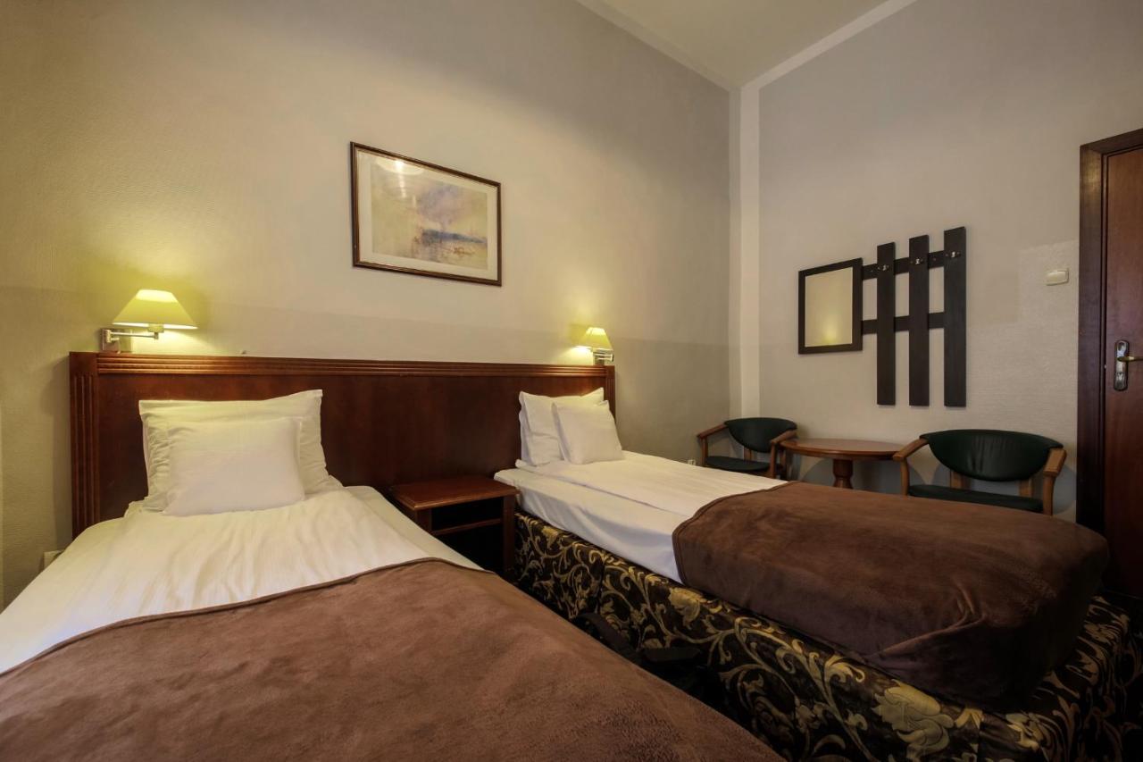 Red Carpet Hostel คราคูฟ ภายนอก รูปภาพ