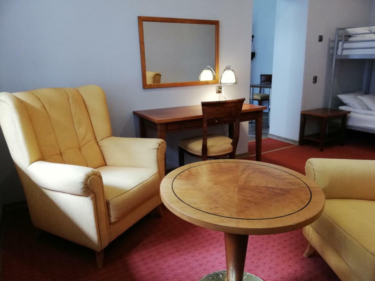 Red Carpet Hostel คราคูฟ ภายนอก รูปภาพ