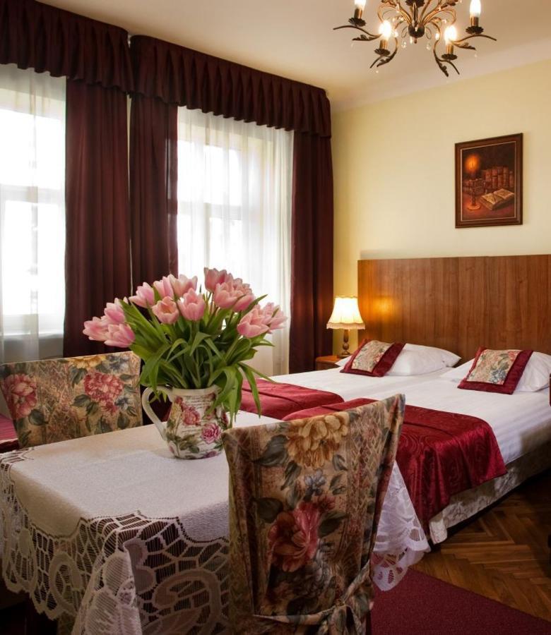 Red Carpet Hostel คราคูฟ ภายนอก รูปภาพ