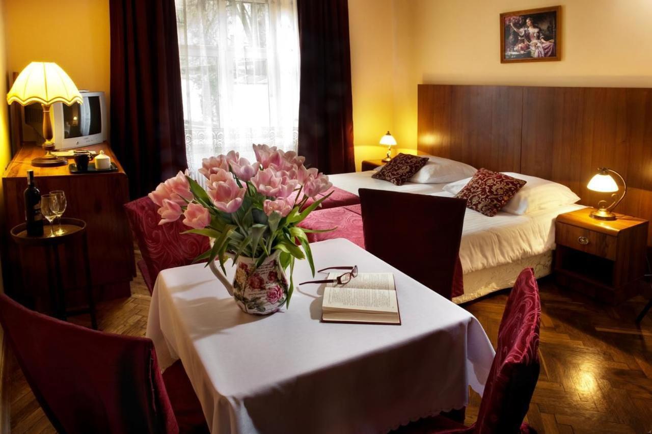 Red Carpet Hostel คราคูฟ ภายนอก รูปภาพ